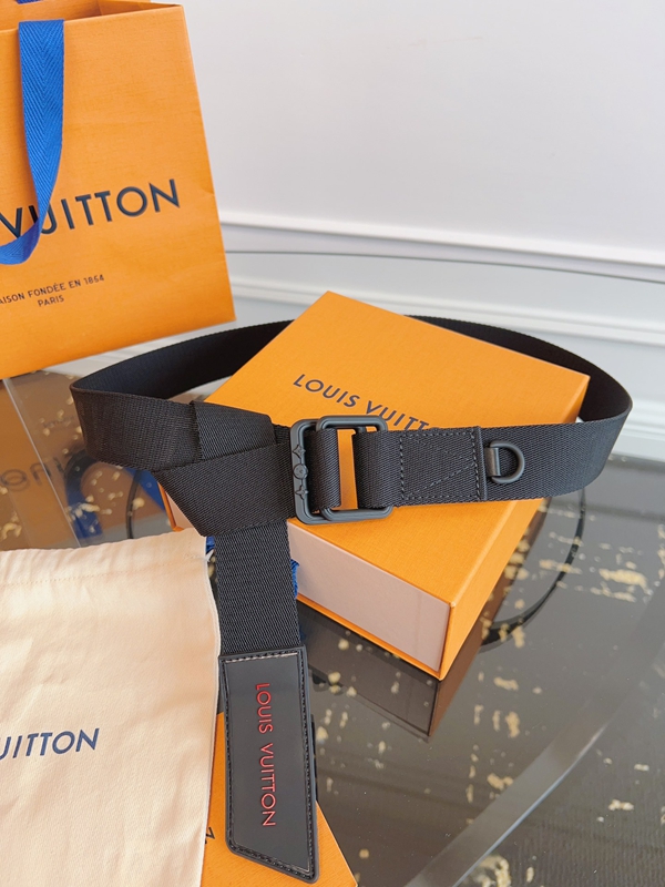 ルイヴィトンベルト背面デザイン